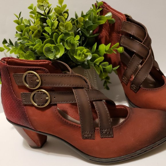 Earth "Amber" Heeled Leather Booties in Brick - Picture 2 of 9